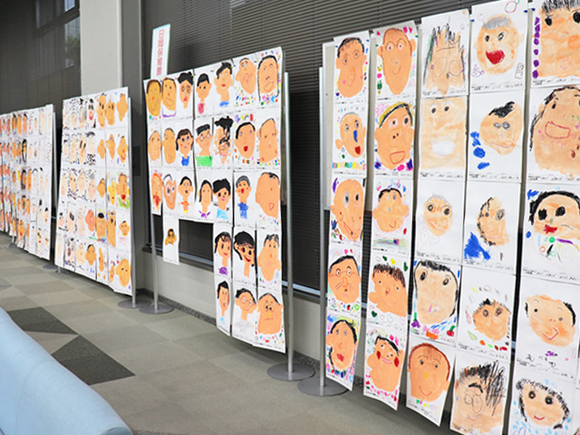 “敬老の日” 似顔絵展